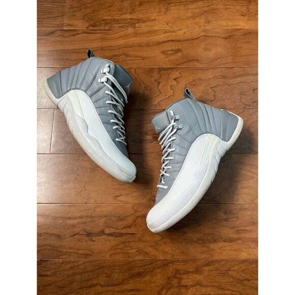 Jordan 12 Stealth 2022 Size 13 Pre-Owned 130690-617 White Grey